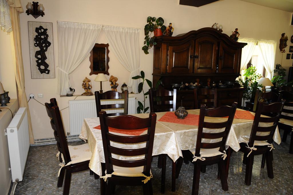 Pensiunea Domnescu Saliste (Sibiu) Exterior foto